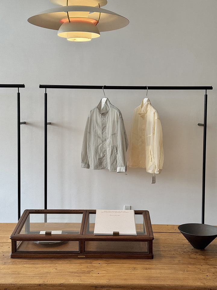 Dame luftig bluse med struktureret design og justerbar bund Stilla