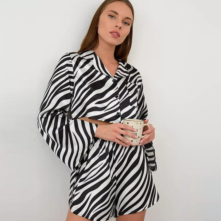 Damer satin pyjamasæt med zebra-print og løs pasform Stilla