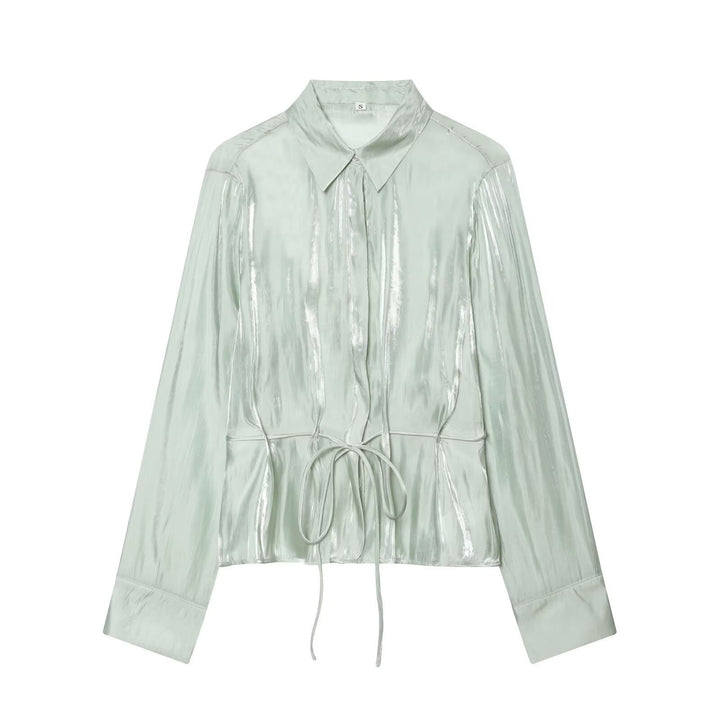 Dame skinnende bluse med justerbar talje og elegant krave Skovae