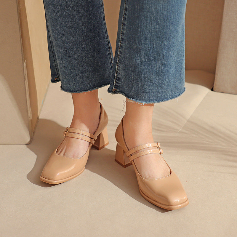 Femme Elegante Chunky Heel Mary Jane Pumps Stilla