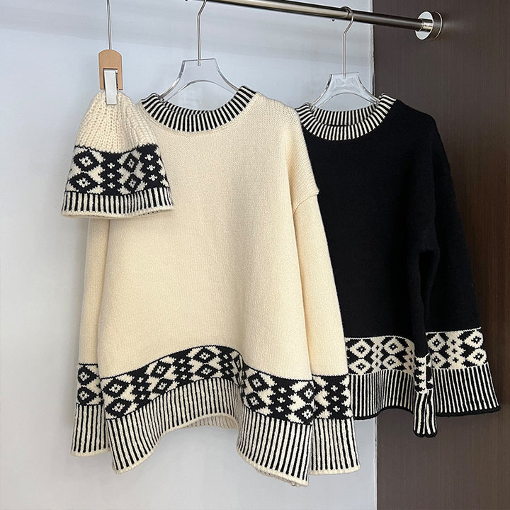 Kvinders stilfulde strikket sweater med geometrisk mønster og rund krave Stilla