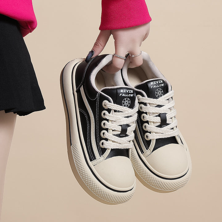 Dame Sneakers med tyk gummisål og stilfuldt overmateriale Stilla