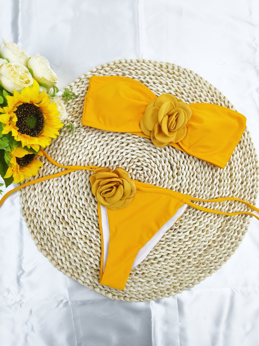 Dame Bikini-sæt med blomster top og sidesnore Stilla