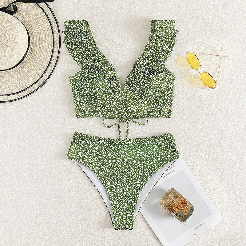 Damebikini med elegant ruffle design og højt skåret trusse Skovae