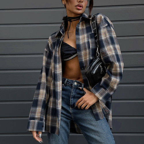 Dame ternet skjorte med modeknude og stilfulde accenter Stilla