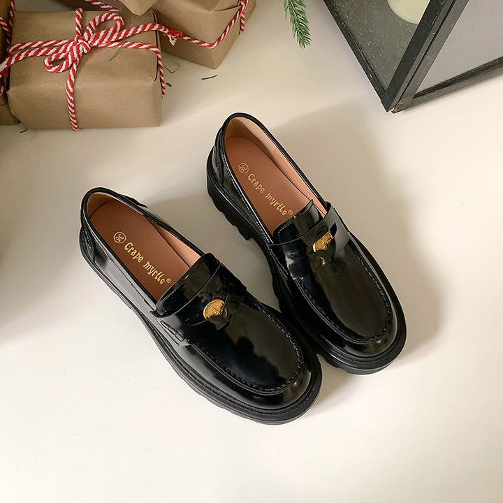 Dame Chunky Loafer med blankt overmateriale og robust profil Stilla