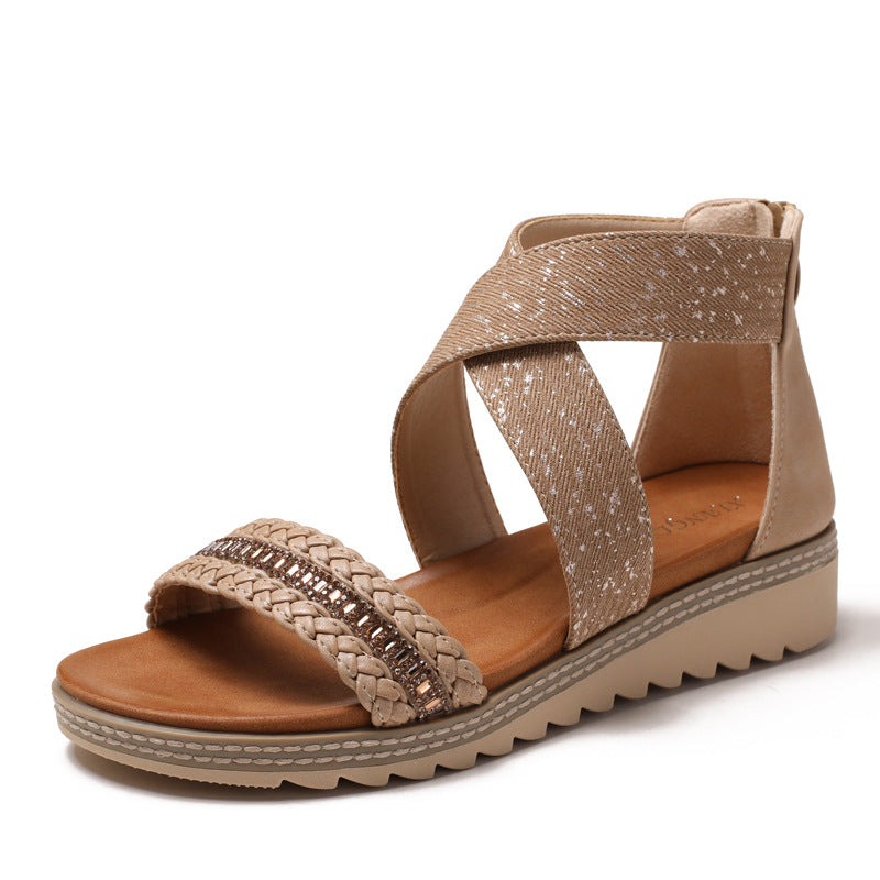 Dame komfortable sandaler med krydsede remme og moderne pyntbånd Stilla