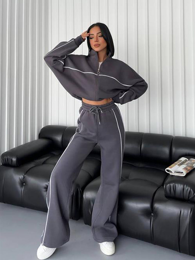 Kvinders sporty casual jakke og bukser sæt med moderne detaljer Skovae