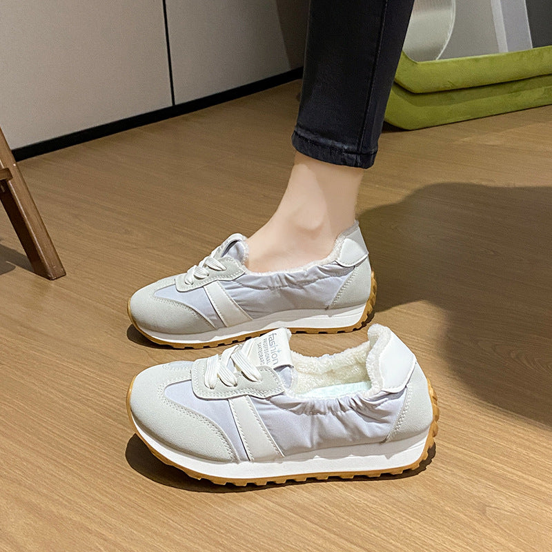 Dame Slip-On Sneakers med behageligt fleece-innerfutter og skridsikker sål Stilla