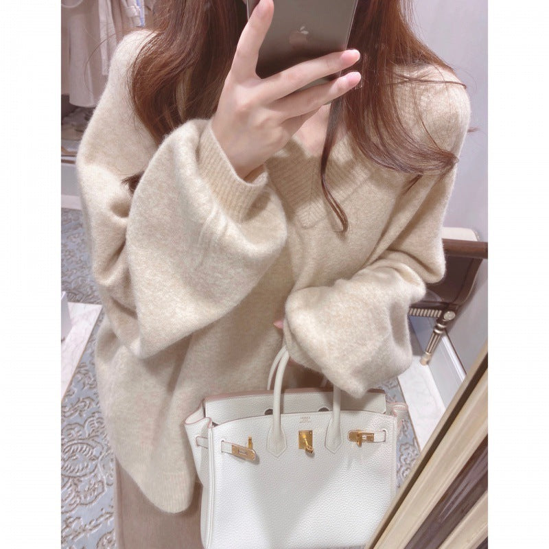 Kvinders oversized V-hals sweater lavet af blødt materiale med en afslappet pasform Stilla