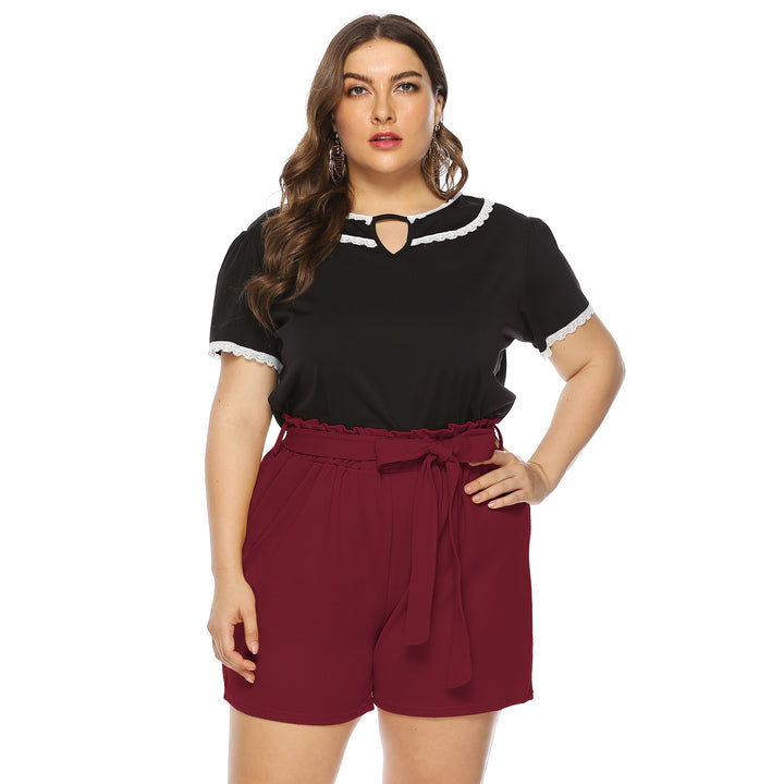 Dame moderigtigt top med flæseærmer og elegante shorts Skovae