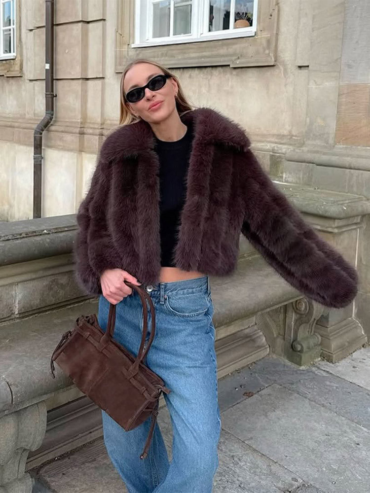 Dame kunstpelsjakke i moderigtig cropped-stil Stilla