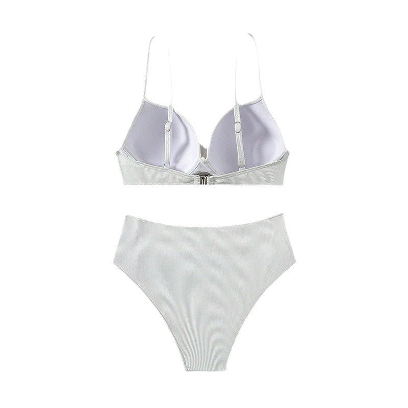 Dame bikini-sæt med højt skåret trusse og elegant top Skovae