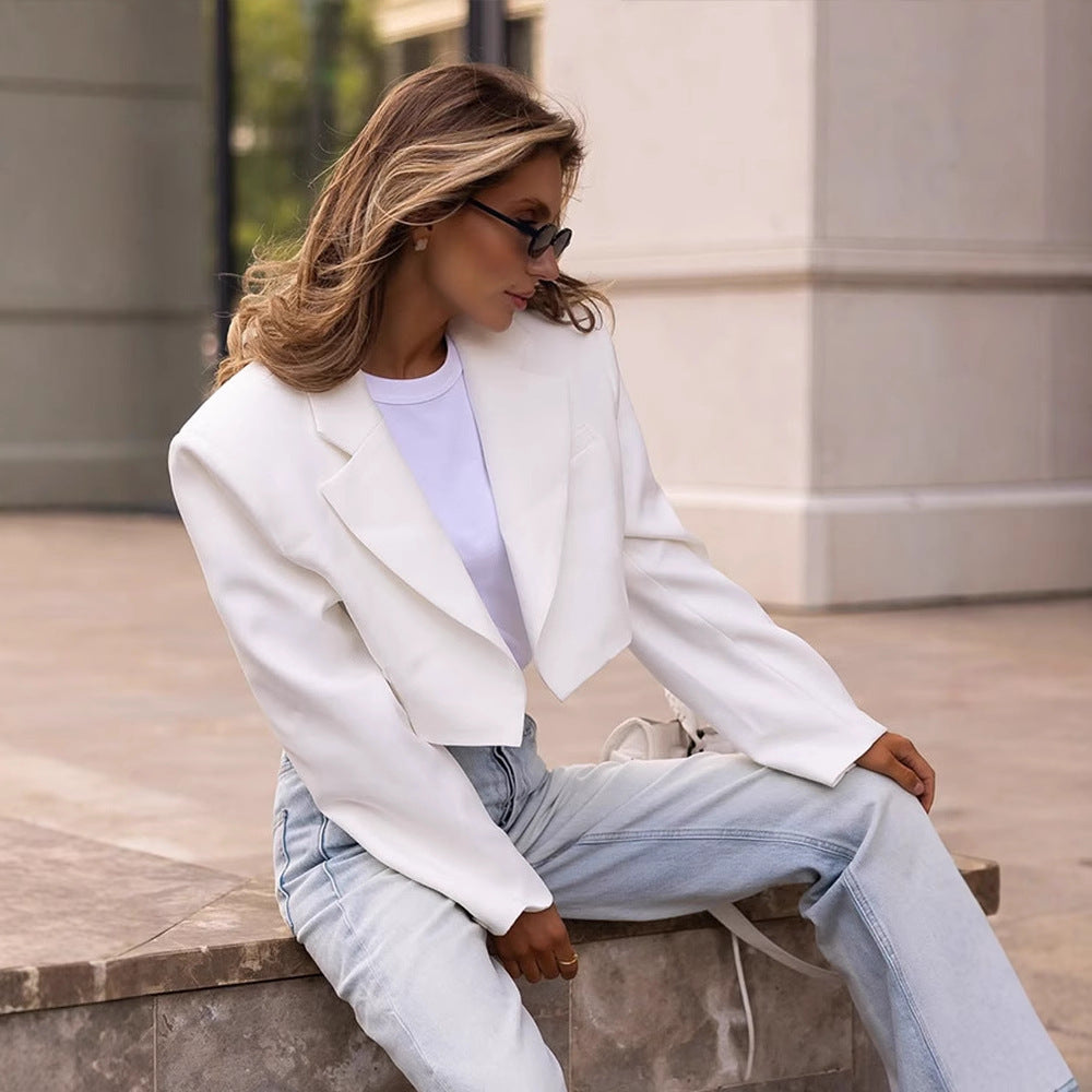 Dame Elegant to-delt sæt med figursyet blazer og svingende nederdel Stilla