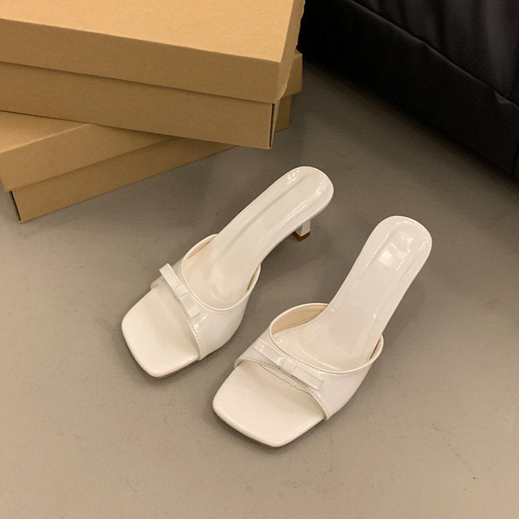 Dame Slingback-sandaler med elegant remdesign og komfortabel blokhæl Stilla