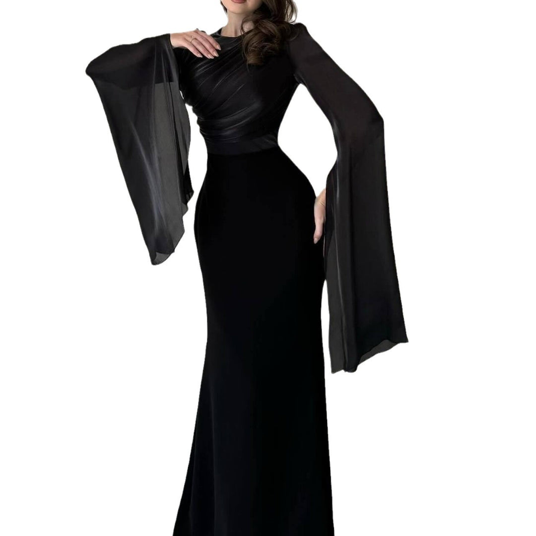 Dame aftenkjole med elegant drapering Stilla