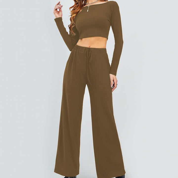 Dame afslappet to-delt sæt med cropped top og brede bukser Stilla