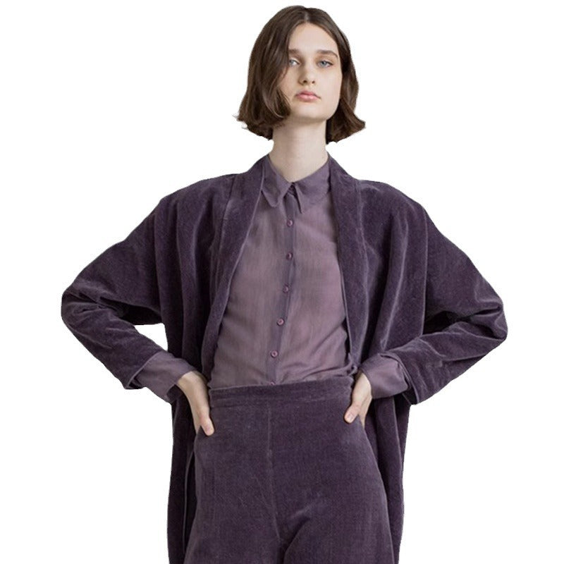 Dame gennemsigtig bluse med klassisk krave og elegant knaplukning Stilla