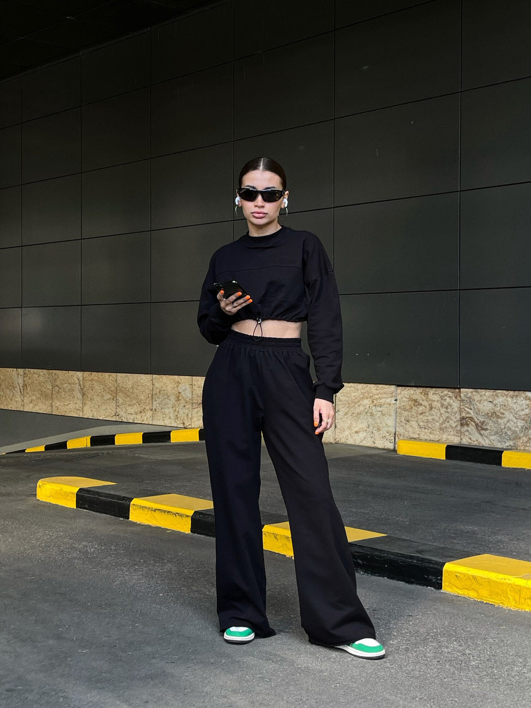 Kvindernes trendy cropped sweatshirts og brede bukser sæt Skovae