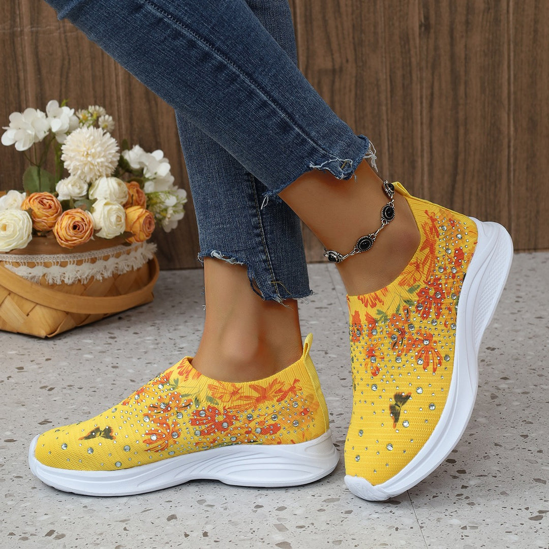 Dame Behagelige Slip-On Sneakers med moderigtige Blomsterbroderi og Rhinsten detaljer Stilla