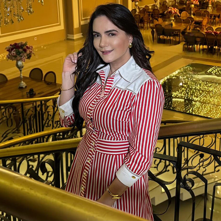 Dames maxi kjole med elegante striber og skjortekrave Skovae