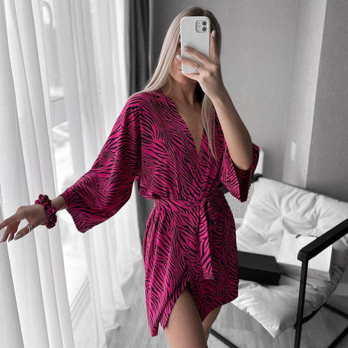 Dame Kimono-robe med stilfuld zebra-print og elastisk bånd Stilla