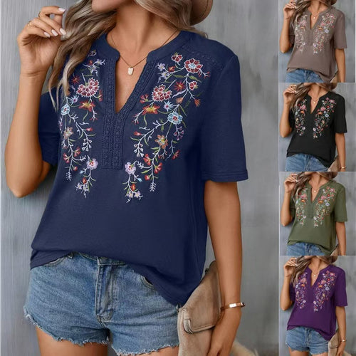 Damebluse med detaljeret blomsterbroderi Stilla