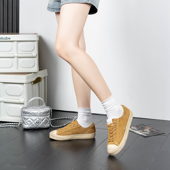 Dame Sneakers lavet af kvalitets ruskind med behagelig dæmpning og klassisk design Stilla