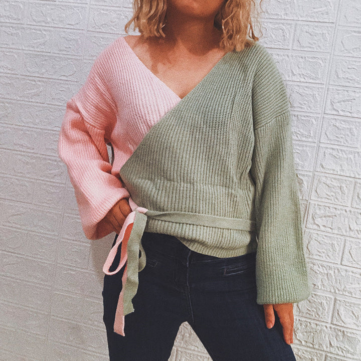 Kvinders strikket sweater med moderne omslagdesign og brede ærmer Stilla