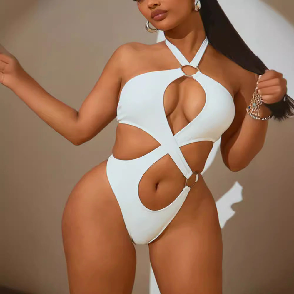 Dame Designer-bikini med asymmetrisk snit og ringdetaljer Skovae