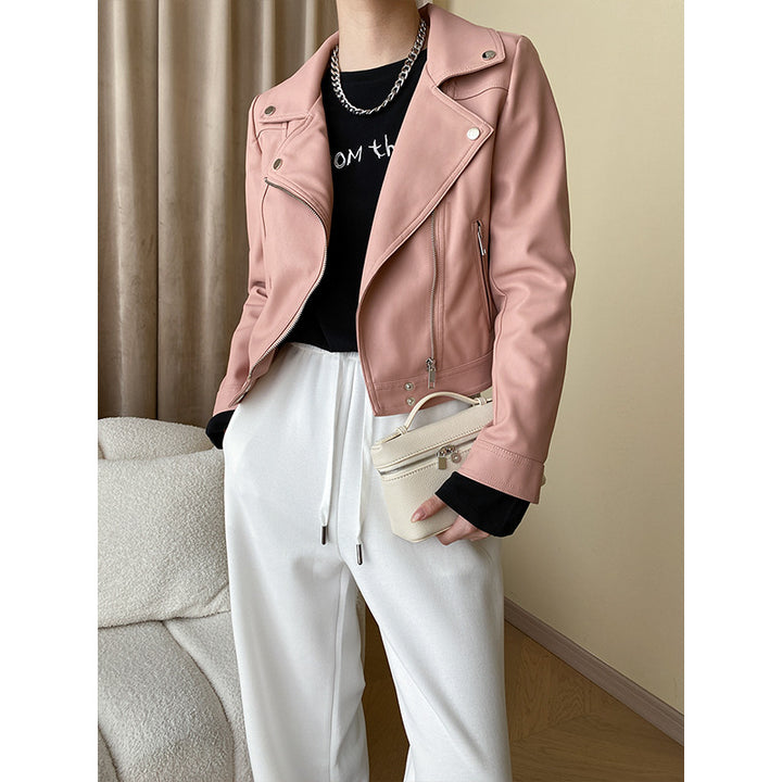 Kvinders stilfulde bikerjakke lavet af høj kvalitets kunstlæder Stilla