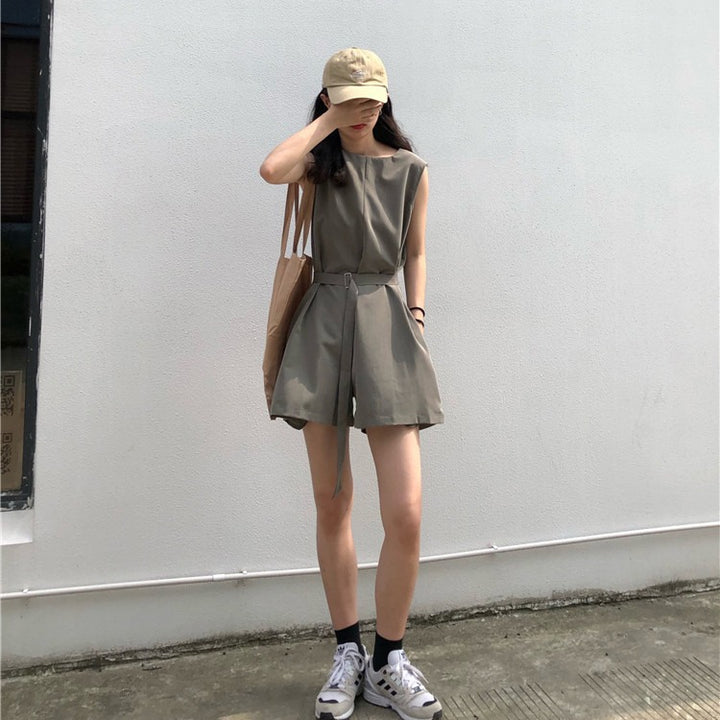 Kvindernes jumpsuit med skrædderlavet design og praktiske lommer Skovae