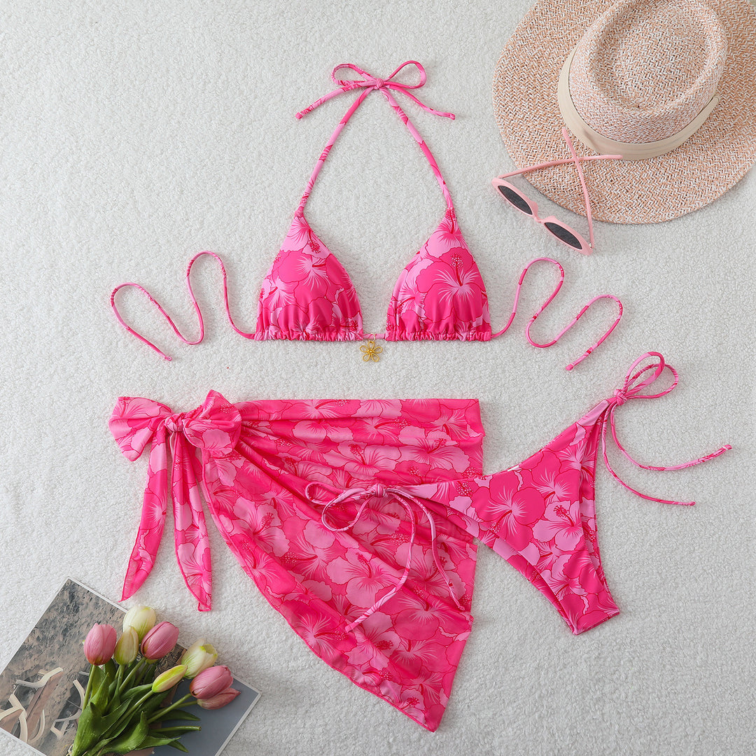 Dame triangle bikini sæt med indpakningsskørt og blomstret design Skovae