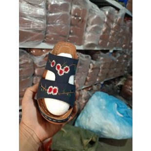 Dame Clogs med floralt broderi design og komfortabelt fodseng Stilla
