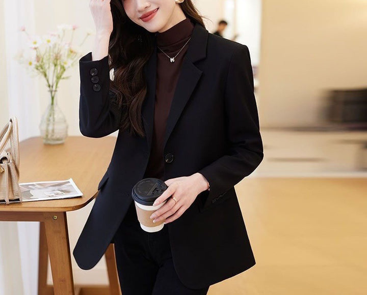 Kvinders elegante blazer med struktureret snit og tidløse detaljer Stilla
