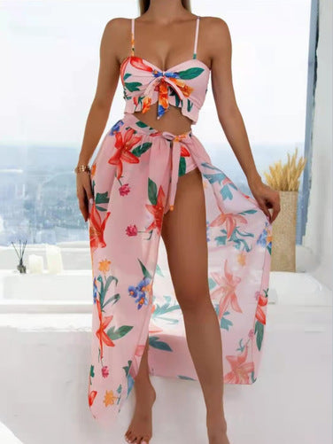 Dame sommerligt strandoutfit med blomsterprint Stilla