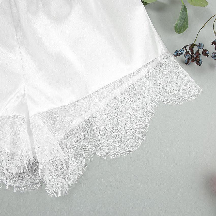 Dame elegant satin-nattøj med fine spidsbeslag Stilla