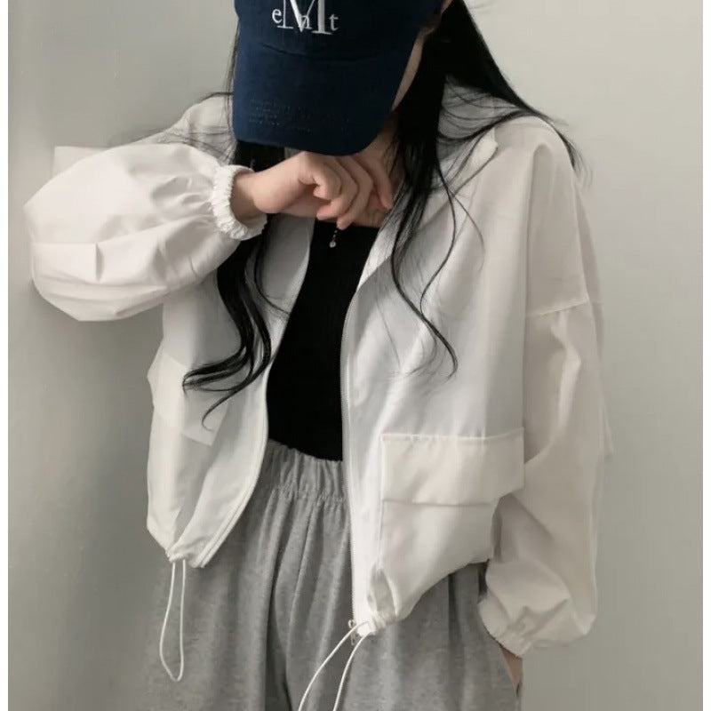 Kvinders cropped jakke med elastiske manchetter og casual pasform