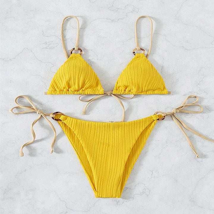 Dame Triangel-Bikini-Sæt med justerbare bånd og gyldne accenter Stilla