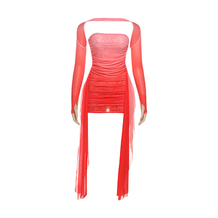 Dame Elegant Langærmet Kjole med raffineret Draperingsdesign og transparente Elementer Skovae