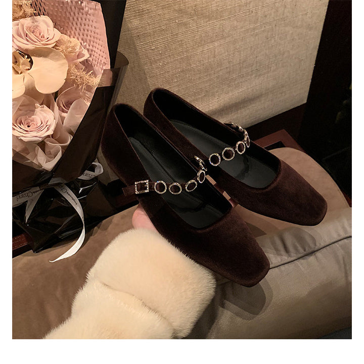 Dame elegante kvadratiske tå-sandaler med dekorativ kæde-rem Stilla