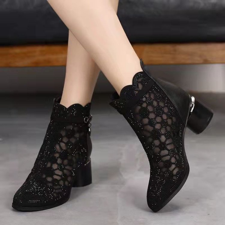 Dame elegante Ankle Boots med moderigtigt spidsemønster og funklende accent Stilla