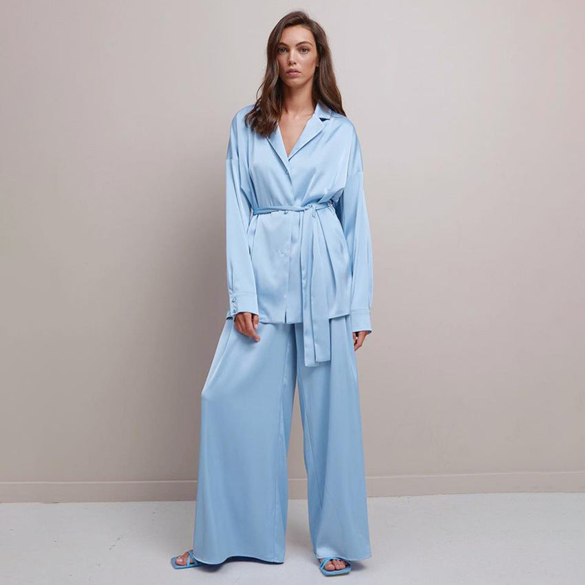 Dame Satin Pyjamas Sæt med smuk Bælte og elegant Knapdetalje Stilla