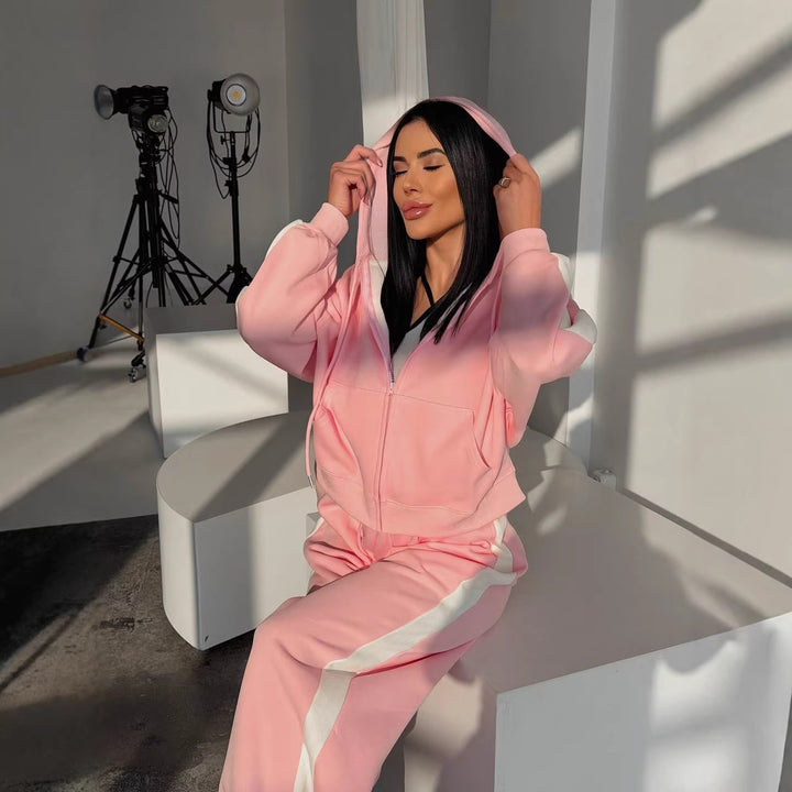 Kvinders sporty fritids sæt med moderne hoodie og komfortable joggers Skovae
