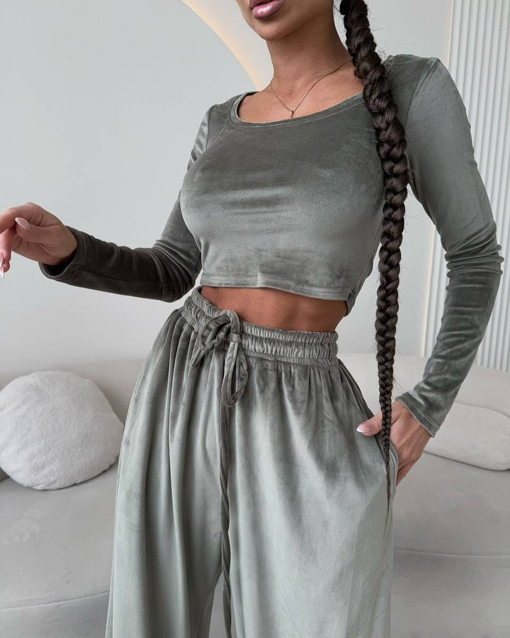 Kvinder Elegant og Komfortabel Lounge Sæt med Crop Top og Bred Ben Bukser Skovae