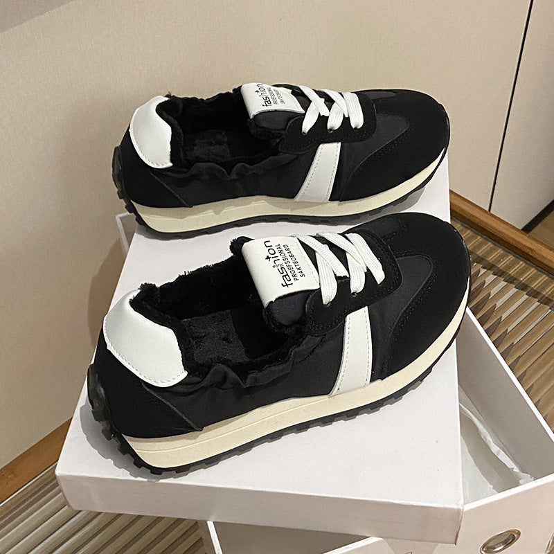 Dame Slip-On Sneakers med behageligt fleece-innerfutter og skridsikker sål Stilla