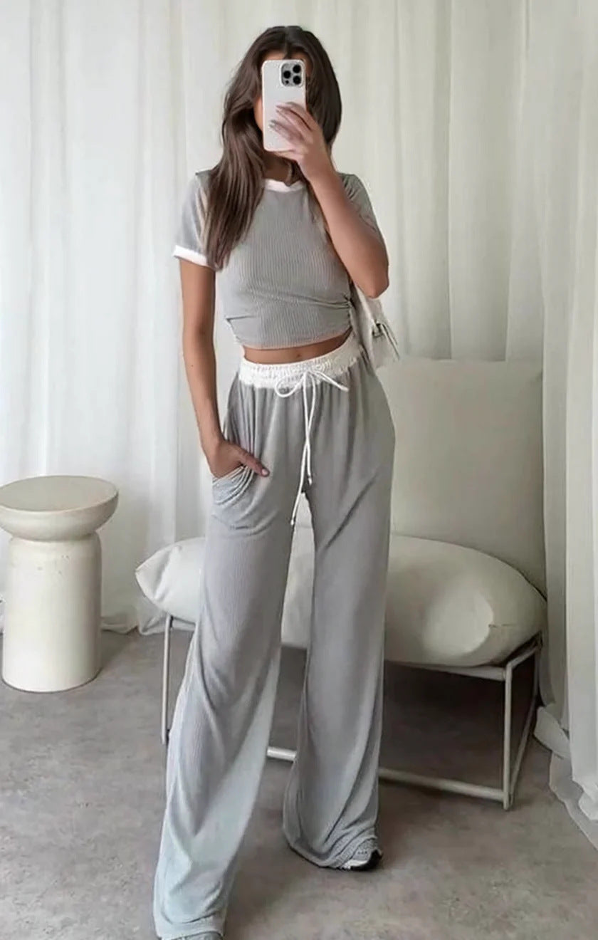 Kvindernes loungewear sæt med cropped top og brede bukser