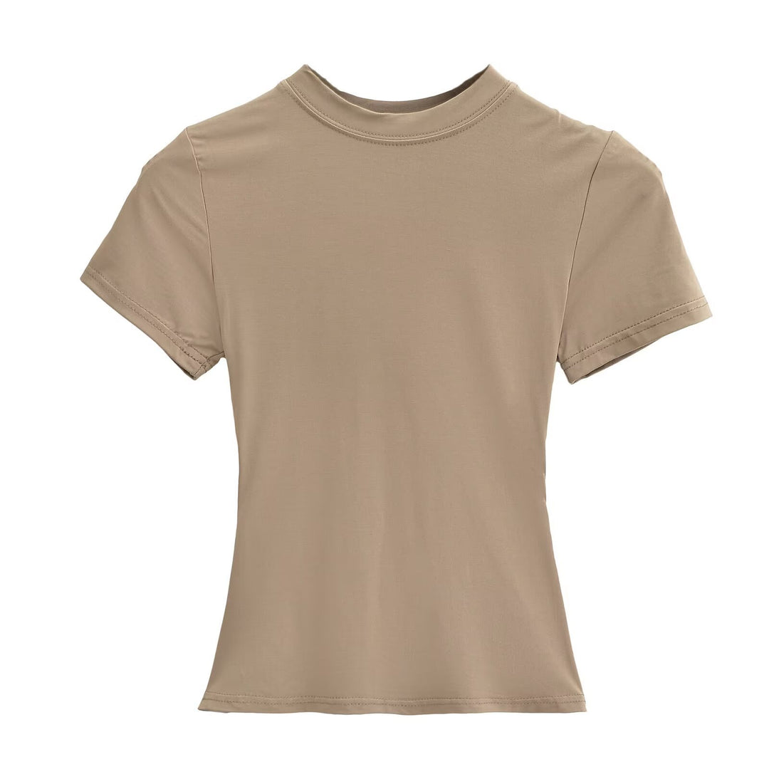 Dame kortærmet T-shirt med højplease krave og figursyet snit Stilla