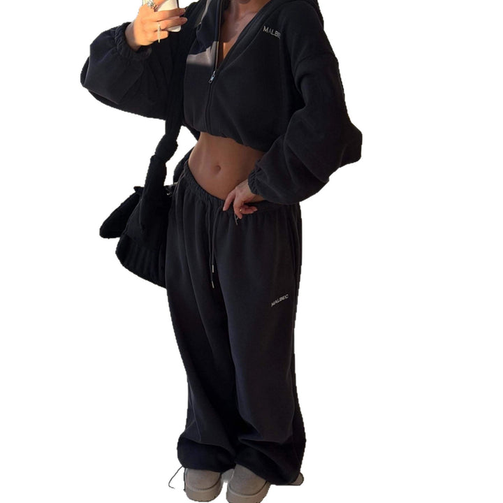 Kvinders sporty fritidstøj med cropped hoodie og brede joggers Stilla