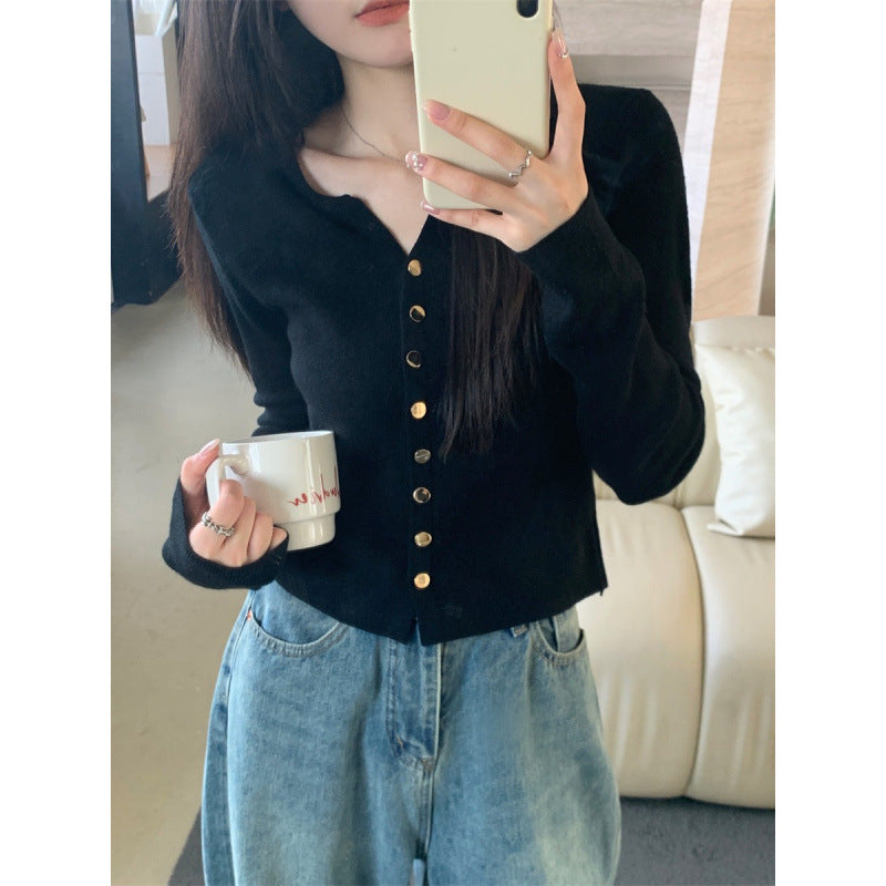 Kvinde elegant cardigan med knapdetalje og blødt materiale Stilla